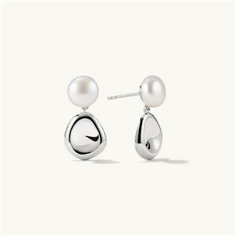 Mejuri Earrings: Contemporary Elegance and Everyday Luxury